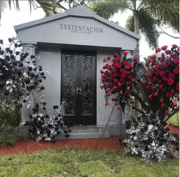 Late Rapper XXXTentacion Buried In Private Funeral (Photo)